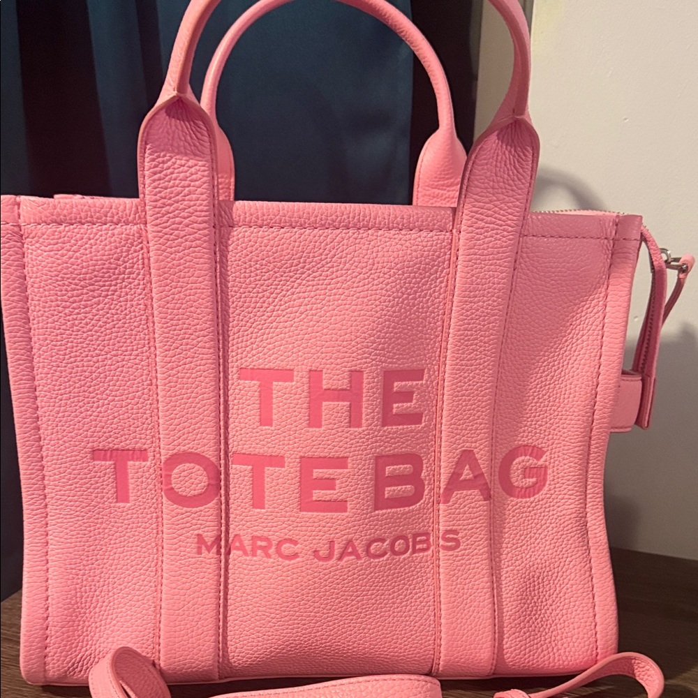 Marc Jacobs Vibrant Pink Tote Medium size USED